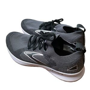 Brooks Levitate 5 sneakers